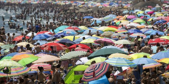 إسبانيا تتيح للسياح الأجانب حجز عطلاتهم الصيفية بدءاً من يوليو المقبل