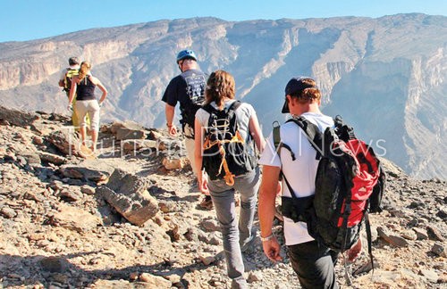 عمان تدعو السياح لمغادرة أراضيها فوراً لحين انتهاء أزمة كورونا