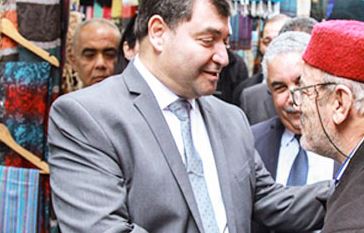 مطالب المهنيين ببقاء الطرابلسى وزيراً للسياحة التونسية تصطدم بغضب عربى