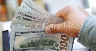الثلاثاء عودة الدولار السياحى و30 % رسوماً على مشتريات العملات بالأرجنتين
