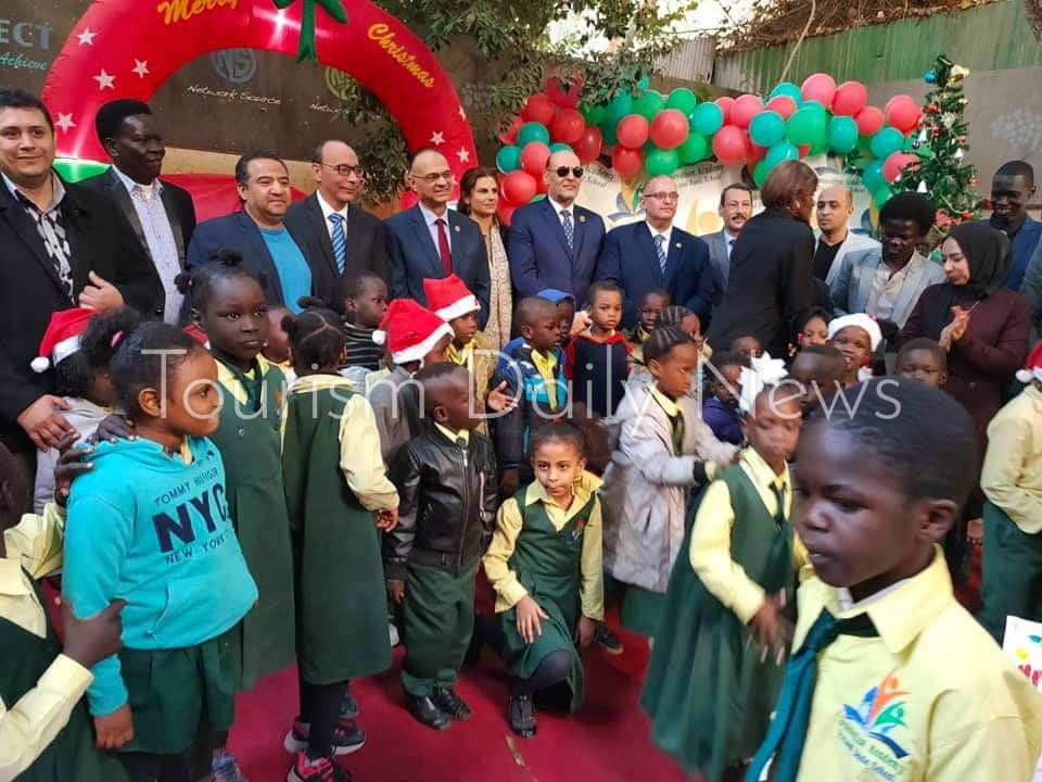 المنظمة الإفريقية للسياحة أفروأكت تحتفل بـالكريسماس مع 500 تلميذ لاجئ