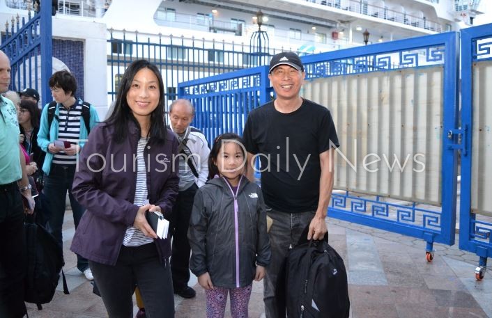 ميناء الإسكندرية يستقبل 749سائحاً علي متن السفينة celestyel crystal .. صور