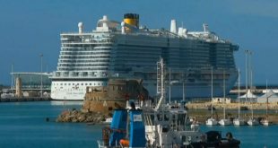 بالفيديو.. 7 آلاف شخص عالقون على متن سفينة سياحية فى إيطاليا بسبب كورونا