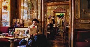مقهي فلوريان يحتفل بمرور 300 عام علي افتتاحه