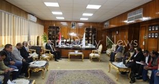 إنارة الطريق السياحى قنا - الأقصر الصحراوى الشرقى