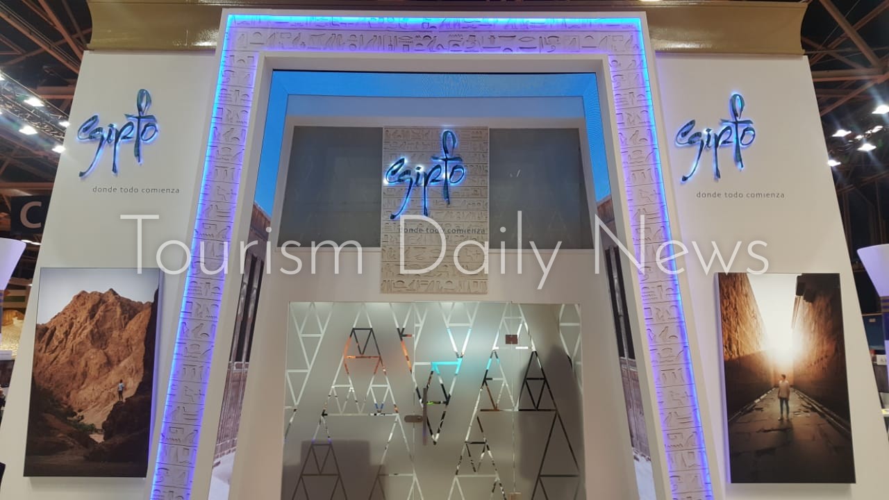 افتتاح الجناح المصرى بحضور نائب وزير السياحة والآثار والمهندس احمد يوسف رئيس هيئة تنشيط السياحة