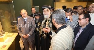 البابا تواضروس يزور متحف سوهاج القومي