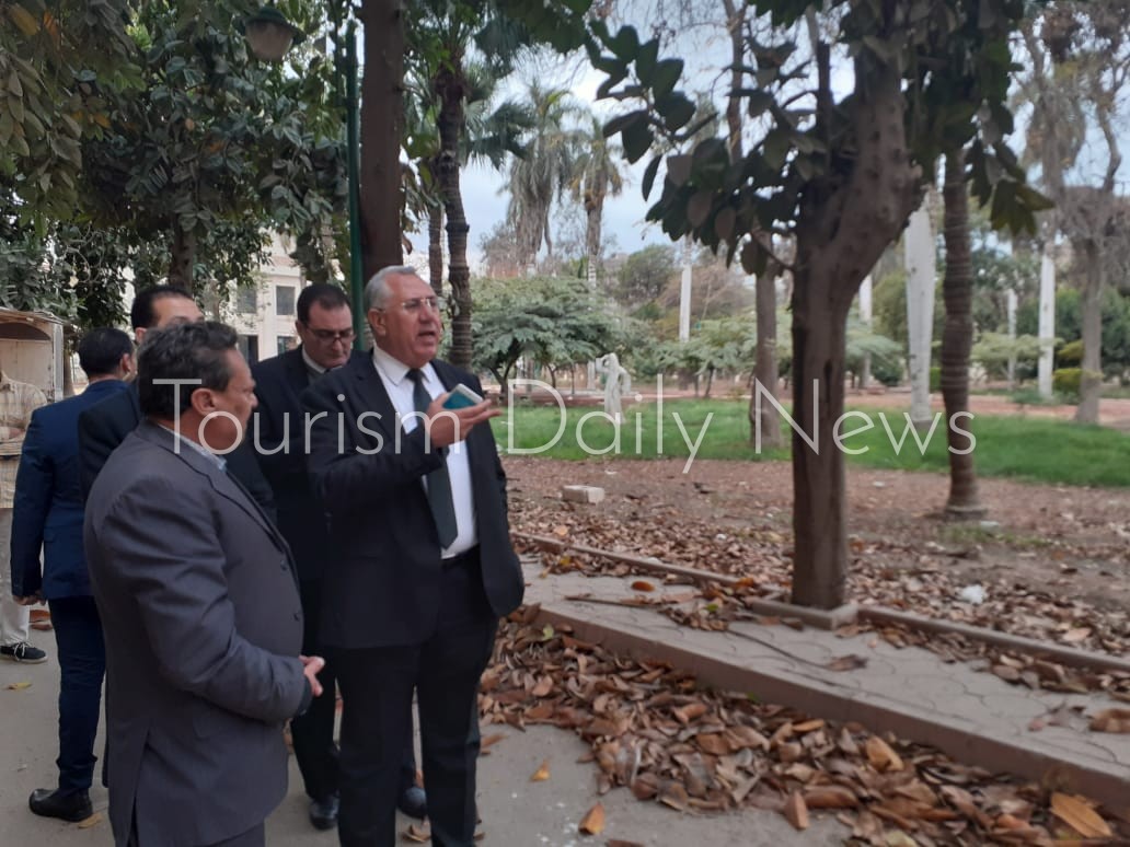 القصير يطالب برفع القمامة من حرم أملاك الدولة الأثريةا