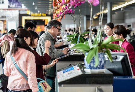 توقعات بوصول أعداد السياح الصينيين إلى 450 مليوناً خلال عطلة عيد الربيع