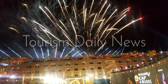 الألعاب النارية تضىء سماء الباتروس سيتادل فى حفل توزيع جوائز الكاف