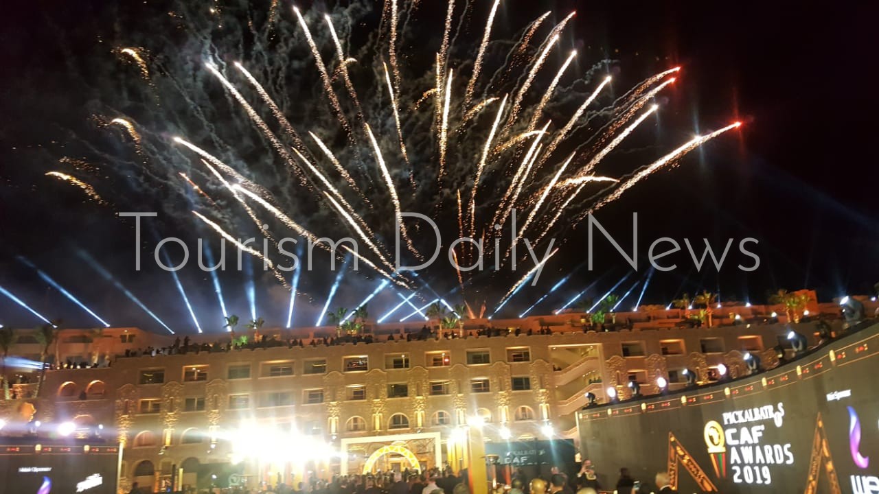 الألعاب النارية تضىء سماء الباتروس سيتادل فى حفل توزيع جوائز الكاف