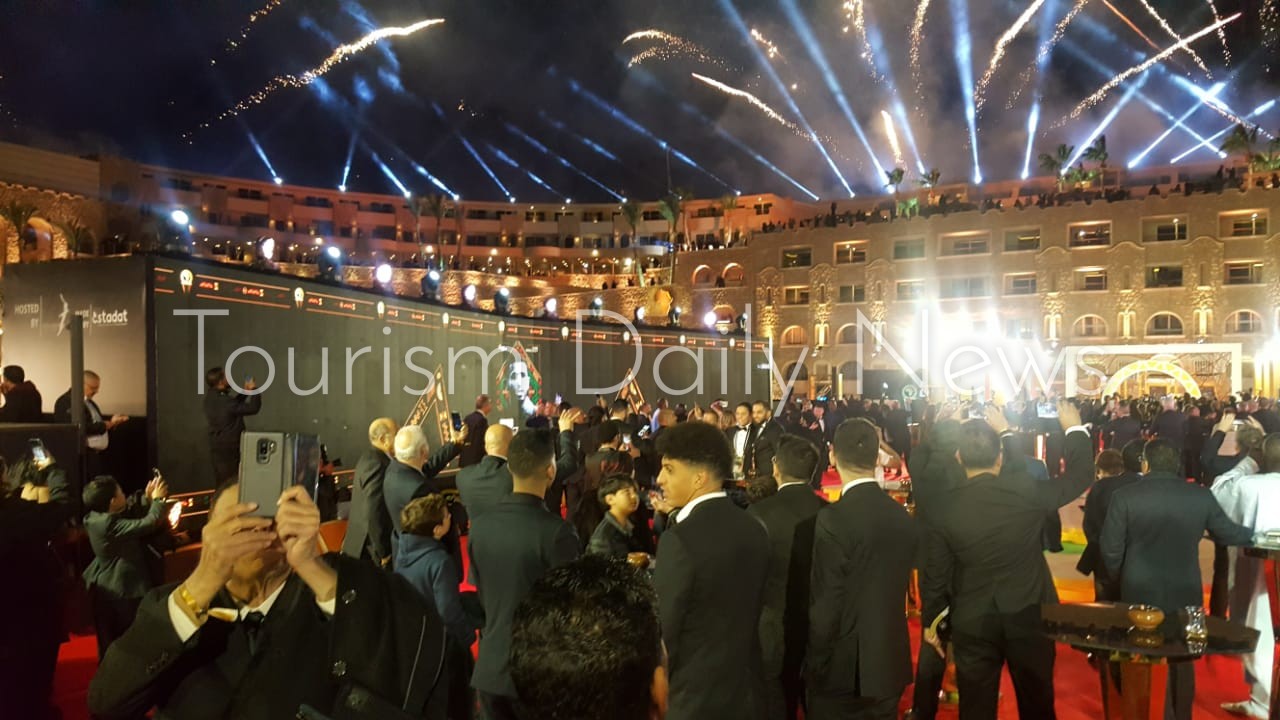 الألعاب النارية تضىء سماء الباتروس سيتادل فى حفل توزيع جوائز الكاف