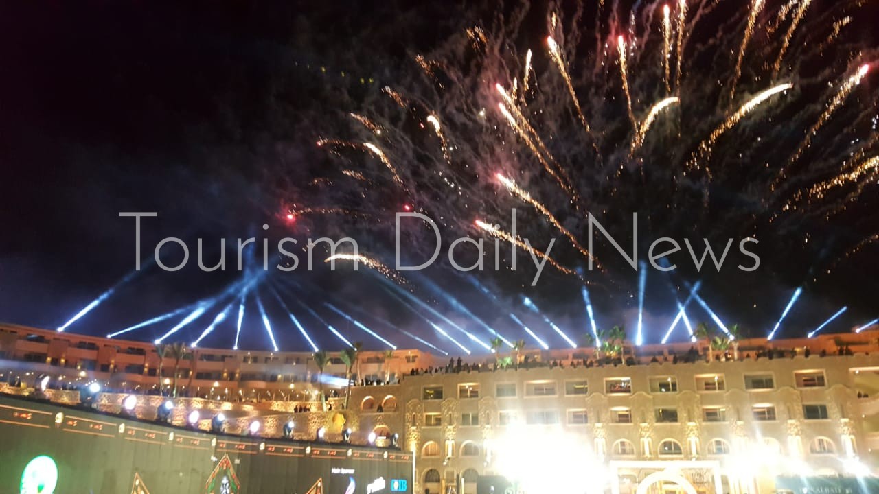 الألعاب النارية تضىء سماء الباتروس سيتادل فى حفل توزيع جوائز الكاف