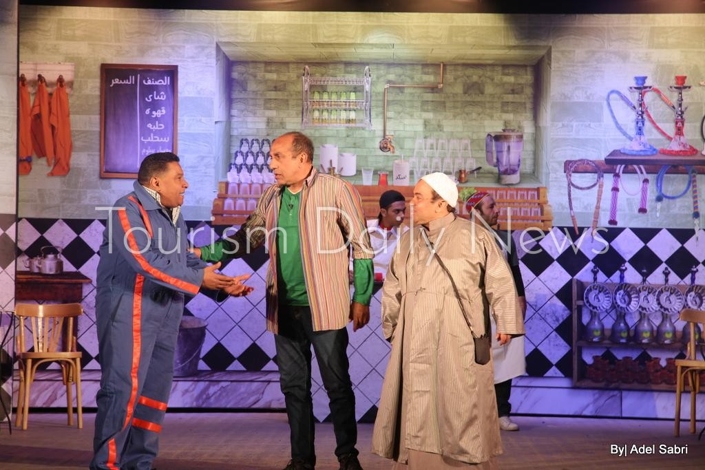 رشوان توفيق  حب رايح جاي  ينطلق على المسرح العائم الكبير