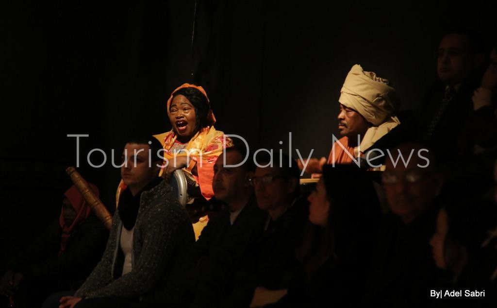 رشوان توفيق  حب رايح جاي  ينطلق على المسرح العائم الكبير