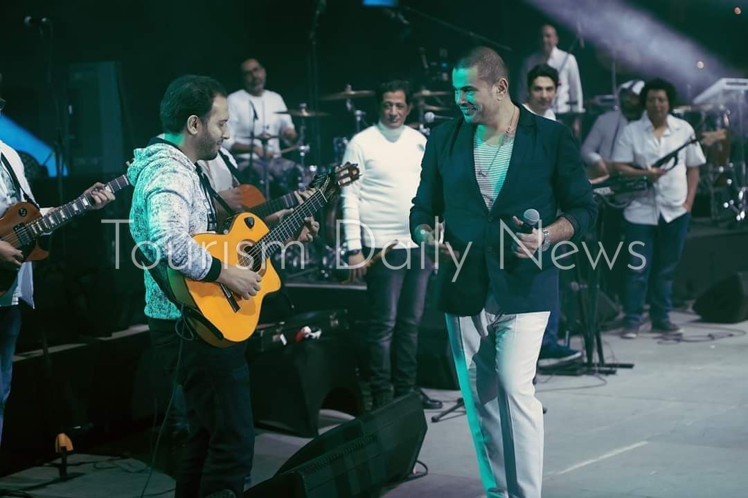 عمرو دياب في ليل دبي ضمن أضخم حفل جماهيري بميديا سيتي