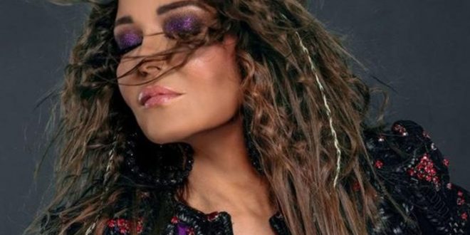 العمر مجرد رقم.. "ديفا" تتحدى الزمن وتظهر بإطلالة شبابية رائعة