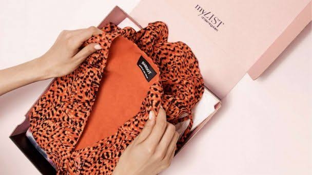 8 أشياء تعشقها المرأة من الرجال خلال السفر