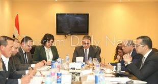 العنانى يوجه بوضع رؤية وخطة شاملة للترويج لمقاصد مصر السياحية فى الخارج