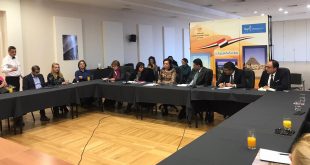 مائدة مستديرة