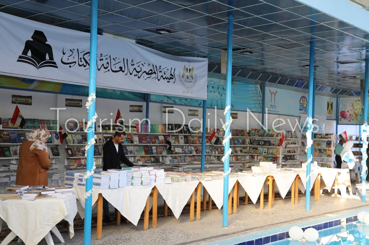 افتتاح معرض كتاب قنا فى نسخته الثالثة بحضور رسمى وشعبى