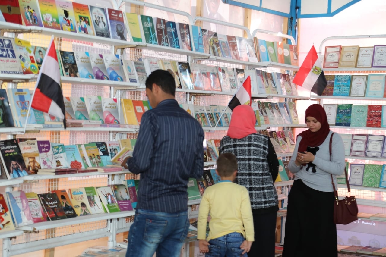 افتتاح معرض كتاب قنا فى نسخته الثالثة بحضور رسمى وشعبى