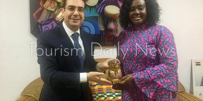 السفير المصري في أكرا يبحث التعاون السياحى مع وغانا