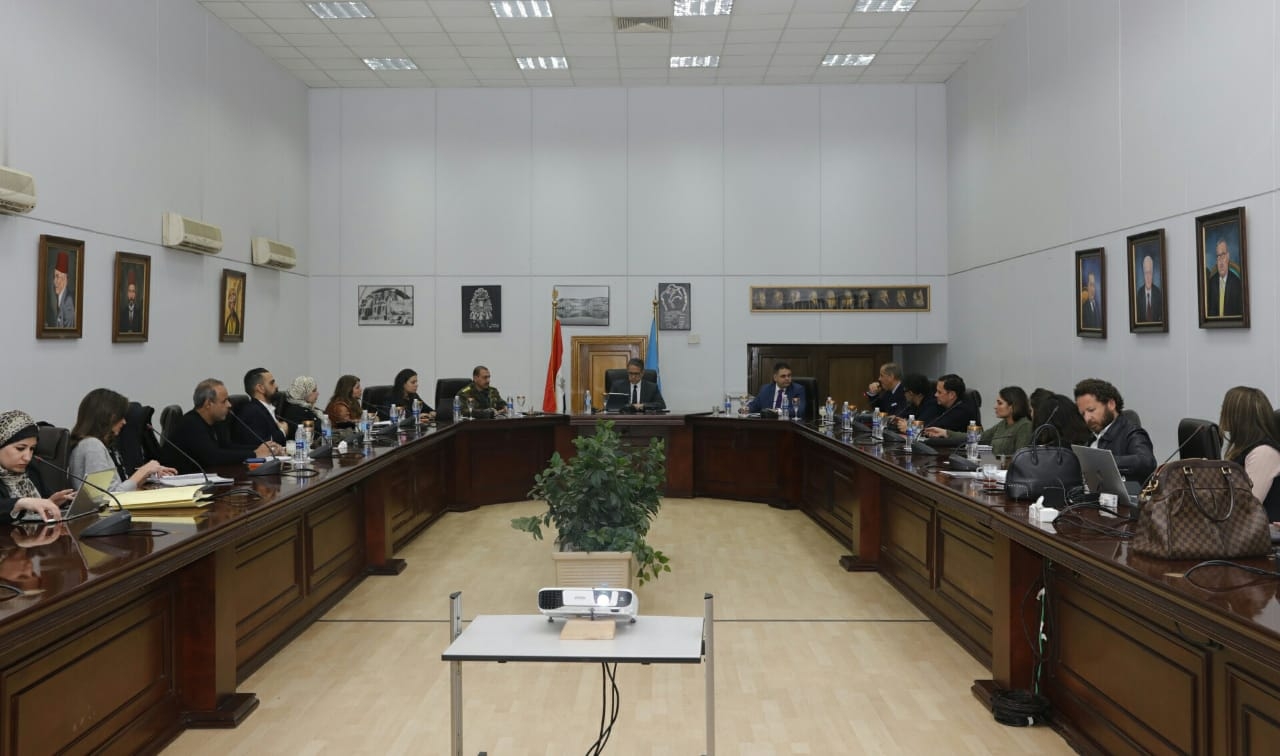 العنانى يضع اللمسات النهائية لاحتفال نقل المومياوات الملكية للمتحف الكبير