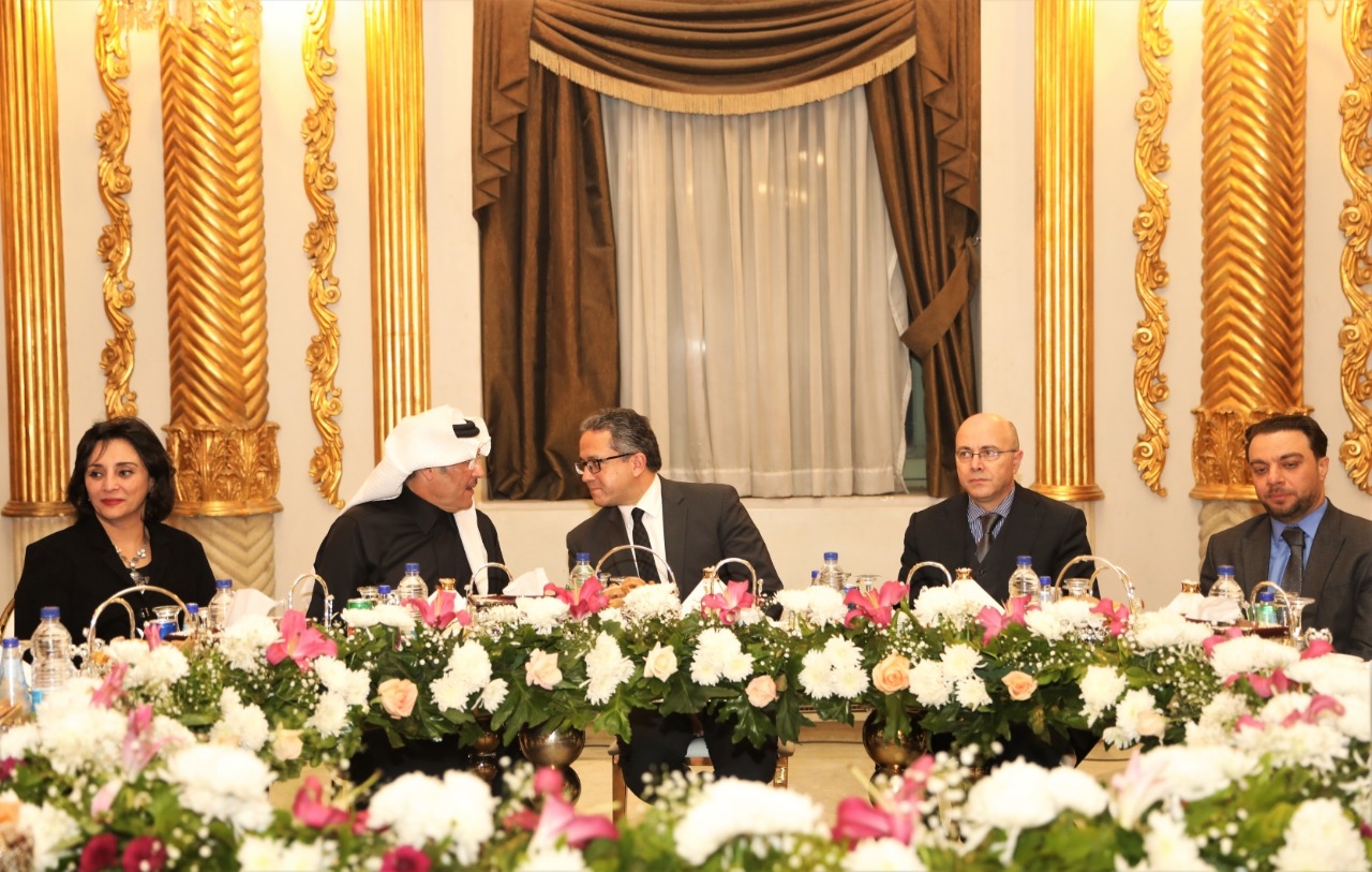 العنانى يلتقى عدداً من السفراء بمناسبة الاحتفال بيوم السياحة العربى