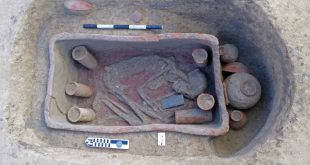 الكشف عن ٨٣ مقبرة بمنطقة آثار كوم الخلجان بمحافظة الدقهلية