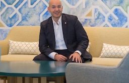 المطبخ اليوناني مزيج من الثقافة والتراث فى مطعم مازي بسانت ريجيس السعديات