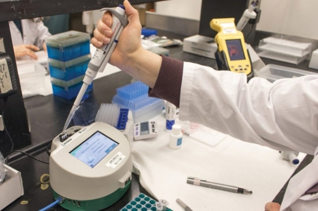 اهتم بصحتك لا تهملها .. التحاليل والفحوصات الطبية تحميك من الأمراض