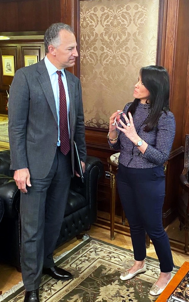 تمكين المرأة والتكنولوجيا أهم الموضوعات فى لقاء المشاط مع بكتل الأمريكية