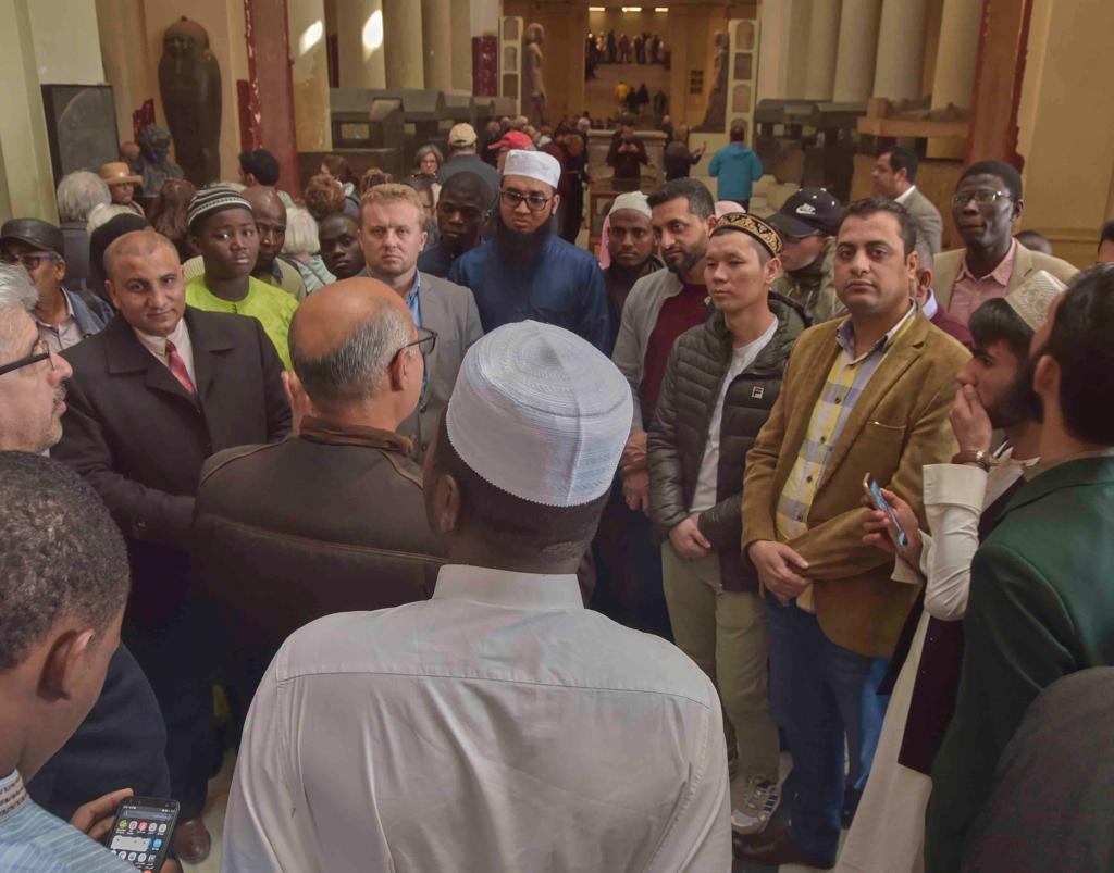 حفظة القرآن من جميع أنحاء العالم يزورون القلعة والمتحف المصري