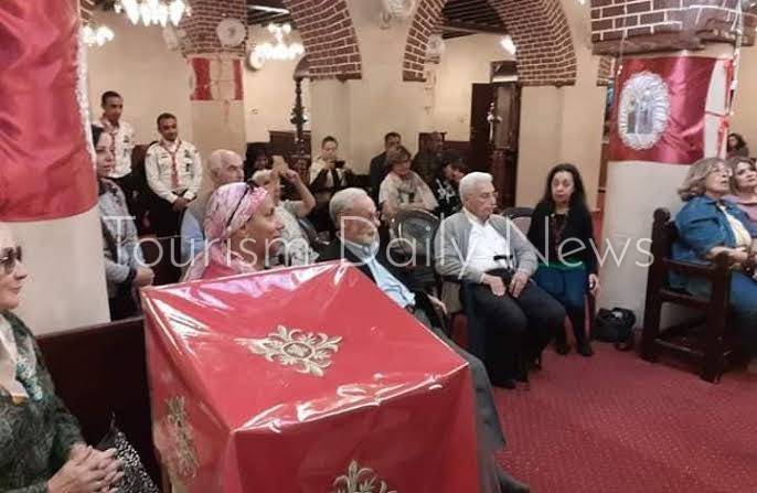 حفيد محمد علي باشا يزور آثار أجداده بنجع حمادي ويقدم واجب العزاء.. صور