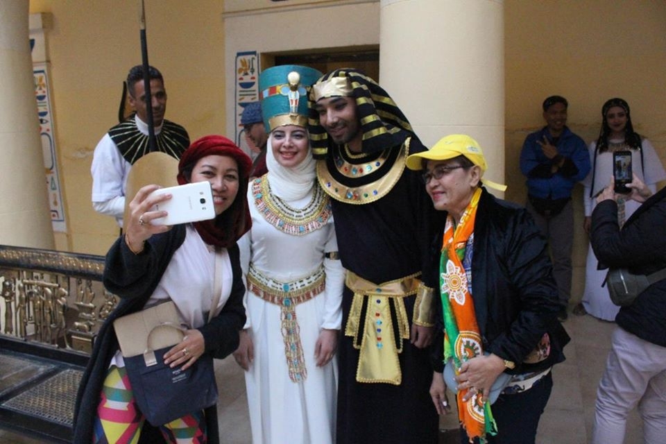 زفاف على الطريقة الفرعونية .. كهنة وحاشية ومراسم اسطورية