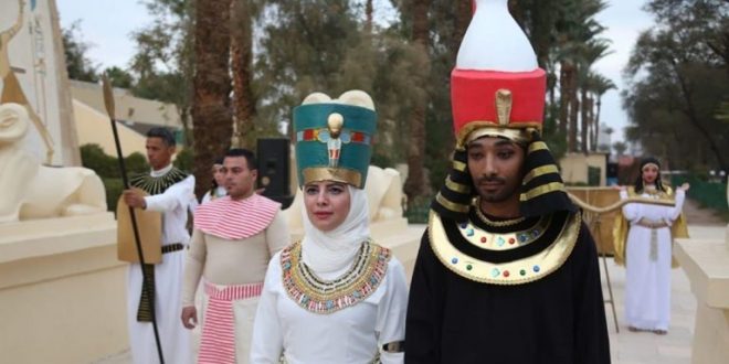 زفاف على الطريقة الفرعونية .. كهنة وحاشية ومراسم اسطورية