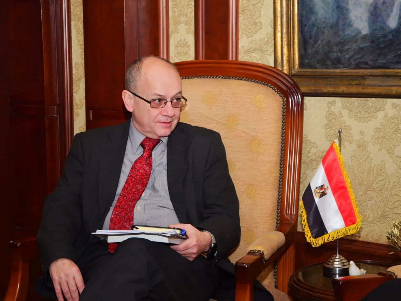 سفير قبرص يبحث ترتيبات زيارة وفود شبابية ويونانية إلى مصر