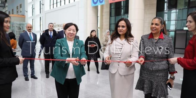 السفيرة المصرية في كازاخستان تفتتح معرض كنوز مصر .. صور