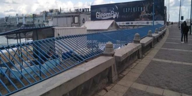 سياحة الإسكندرية توضح حقيقة بناء سور على الكورنيش بشاطئ جليم