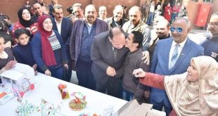 محافظ أسيوط يشهد العرض المسرحي القلب الابيض لفرقة النور للمكفوفين