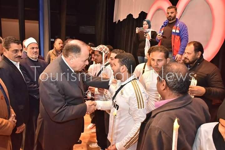 محافظ أسيوط يشهد العرض المسرحي القلب الابيض لفرقة النور للمكفوفين