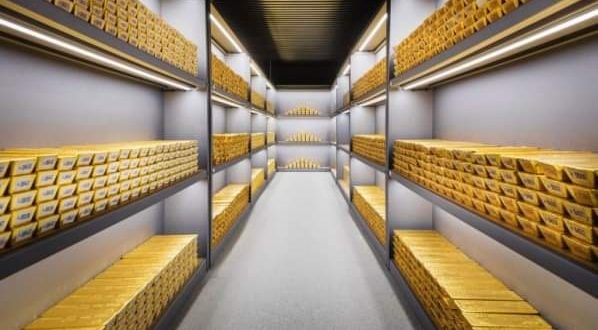 مخاوف كورونا تضرب السياحة العالمية .. وتزايد اقبال المستثمرين على الذهب