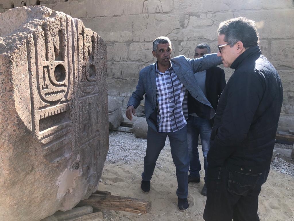 وزير السياحة يتفقد أعمال مشروع الهوية البصرية بمعابد الأقصر والكرنك