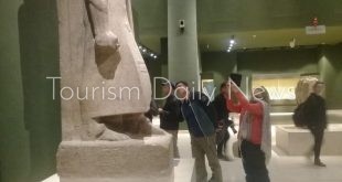 وفود سياحية تزور متحفى رشيد وسوهاج