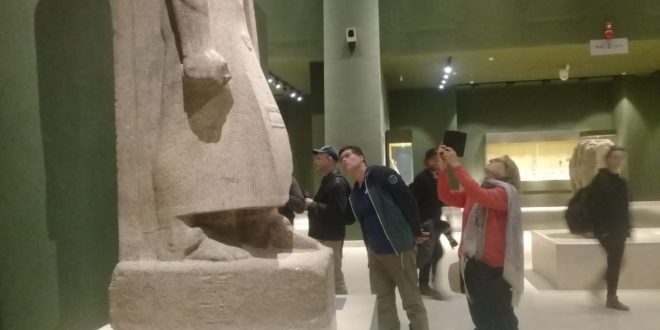وفود سياحية تزور متحفى رشيد وسوهاج