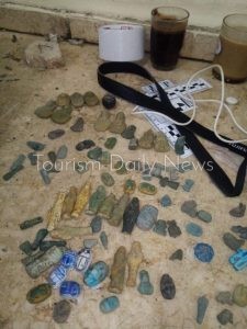 جمارك الدخيلة تضبط تهريب 9 تماثيل وقطع أثرية مُصدرة الي انجلترا 