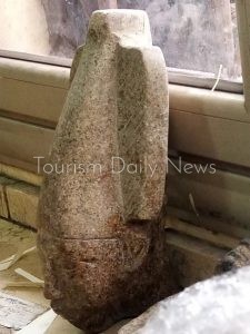 جمارك الدخيلة تضبط تهريب 9 تماثيل وقطع أثرية مُصدرة الي انجلترا