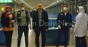 وزير الطيران يتابع تطبيق الإجراءات الوقائية بمطار القاهرة الدولى