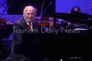 مساء اليوم عرض عروستى للاطفال وحفل لعمر خيرت على اليوتيوب 